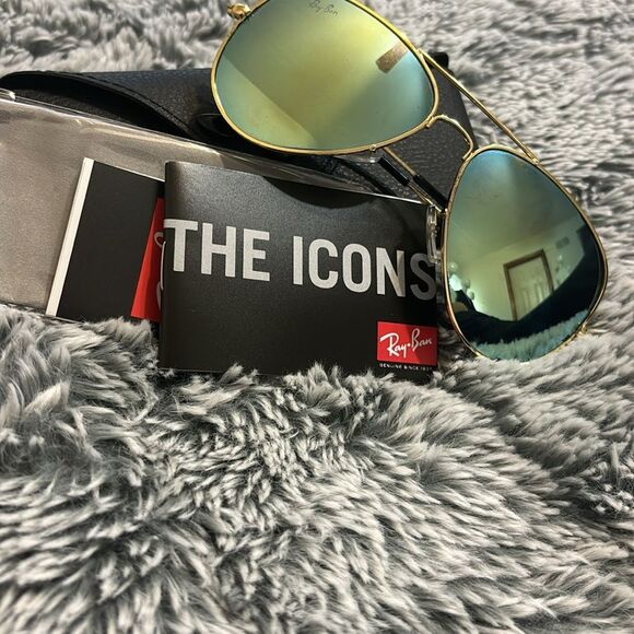 COPY - AVIATOR CLASSIC Ray-Ban good condition discontinued style new case packa… - Picture 1 of 5